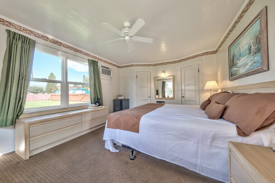 More Photos Of 310 Main St, Bridgeport Hotel For Sale