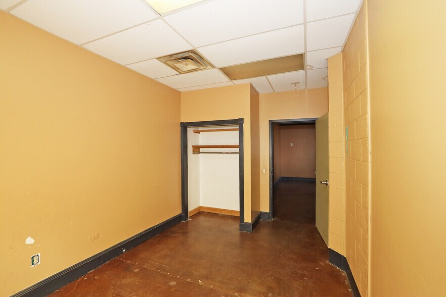 More Photos Of 4001 River Rd, Amarillo Convenience Store For Lease