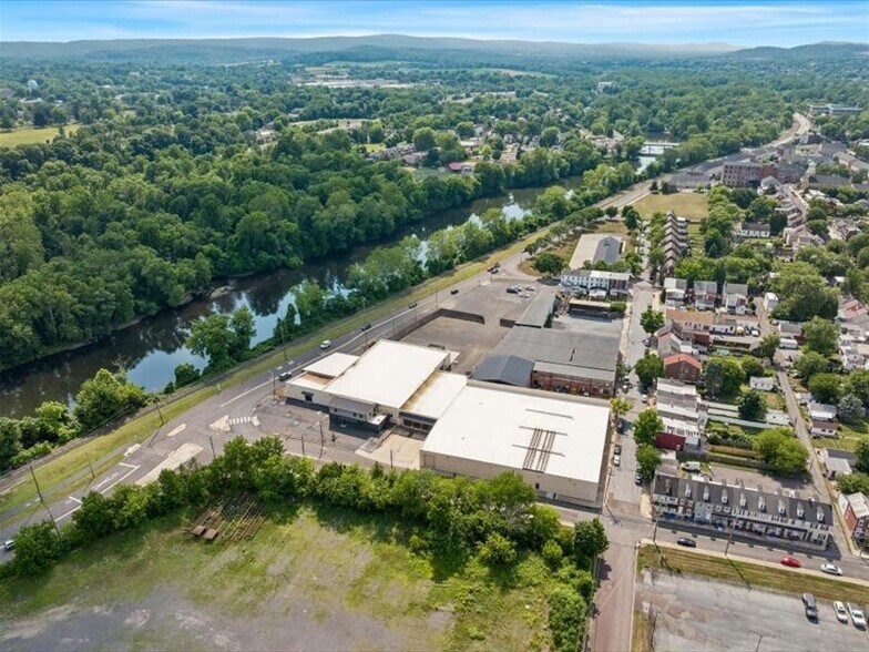 More Photos Of 215 S Washington St, Pottstown Manufacturing For Lease