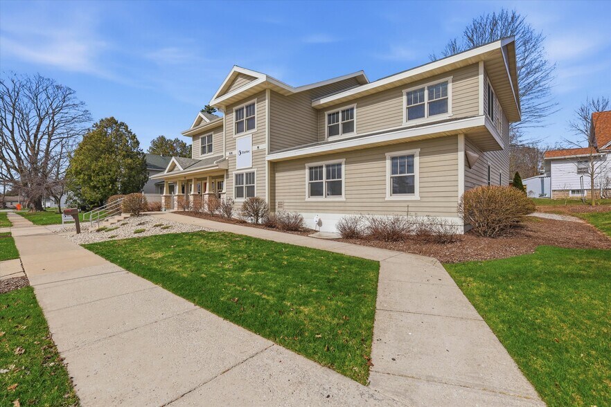 More Photos Of 312 N 5th Ave, Sturgeon Bay Office For Sale