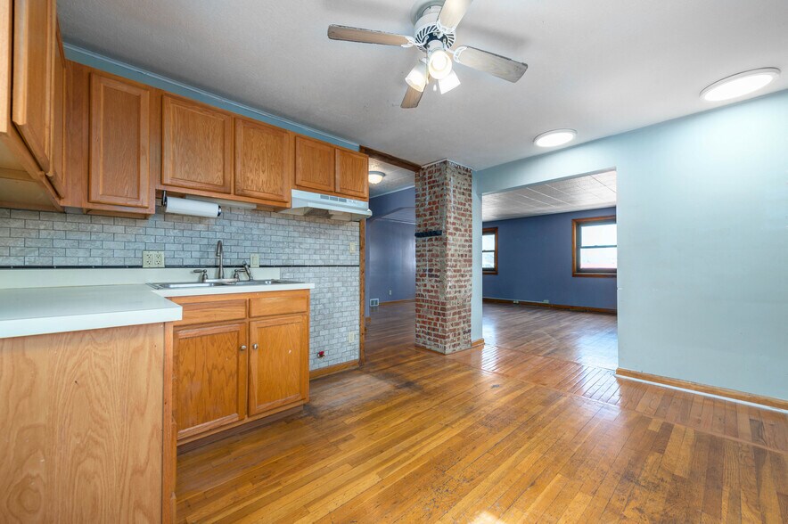 More Photos Of 5203 Turney Rd, Garfield Heights Bar For Sale