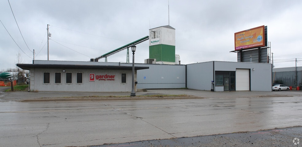 More Photos Of 1422-1434 Lake Lansing Rd, Lansing Warehouse For Lease