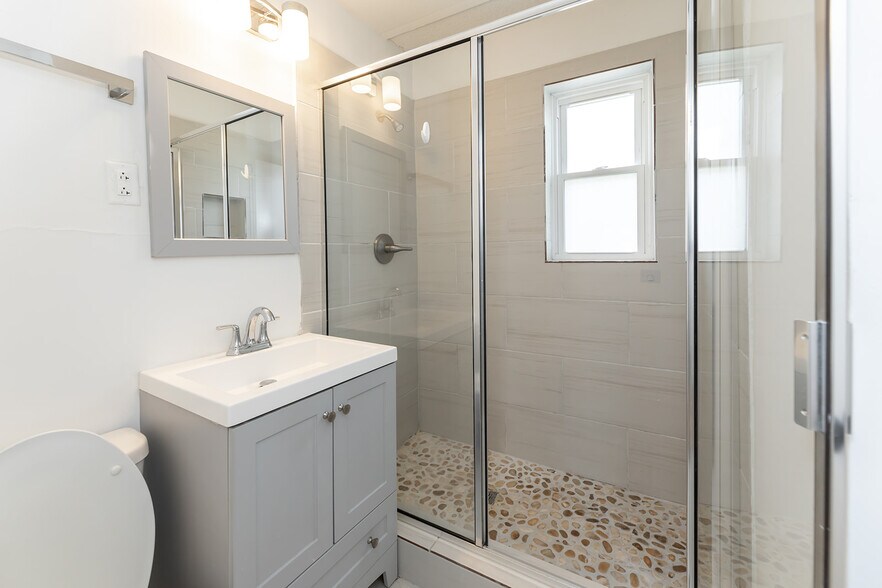 More Photos Of 170 N Hollywood St, Memphis Apartments For Sale