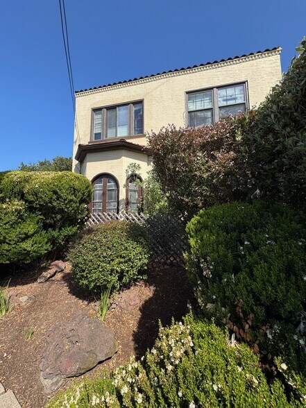 More Photos Of 3505 Kempton Way, Oakland Apartments For Sale