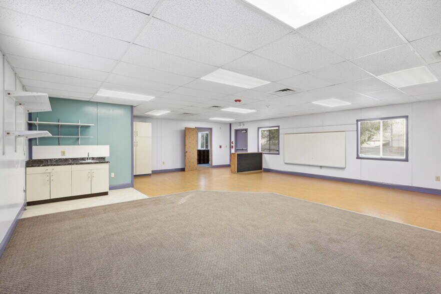 More Photos Of 1671 US Highway 395 N, Minden Office For Sale