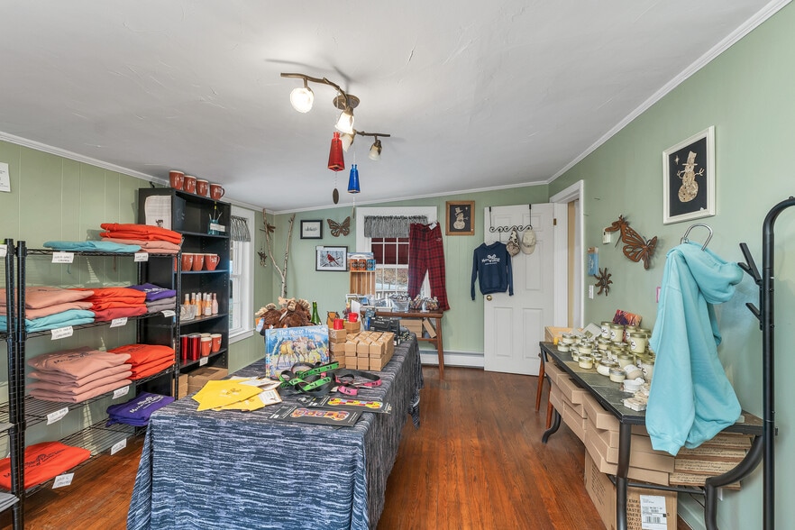 More Photos Of 136 Daniel Webster Hwy, Meredith General Retail For Sale