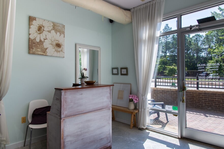 More Photos Of 5300 Peachtree Rd, Chamblee Apartments For Sale