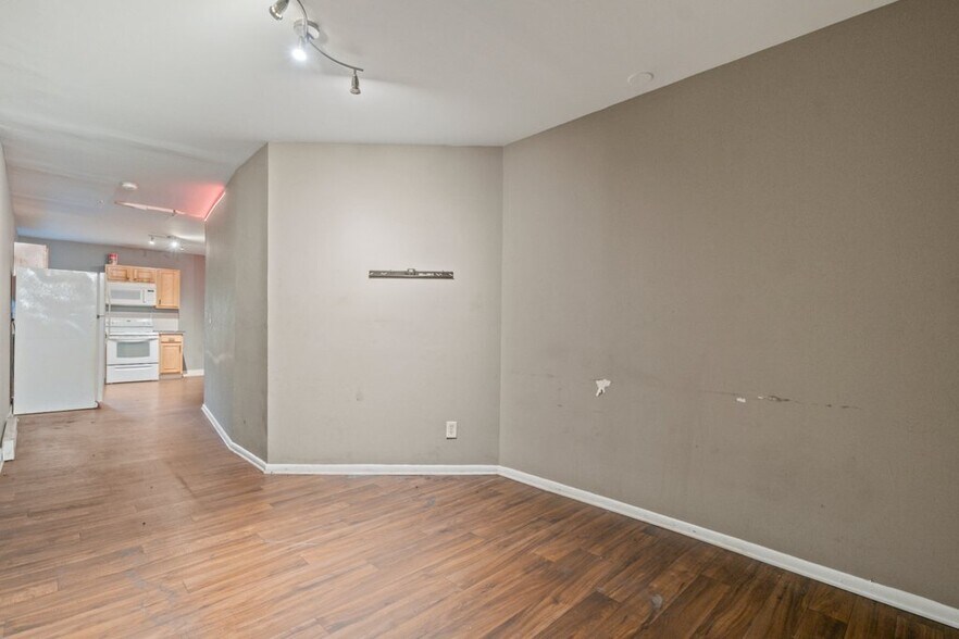 More Photos Of 210 E Lafayette Ave, Baltimore Apartments For Sale