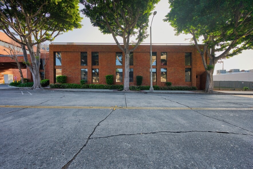 More Photos Of 7200-7202 Greenleaf Ave, Whittier Office For Lease