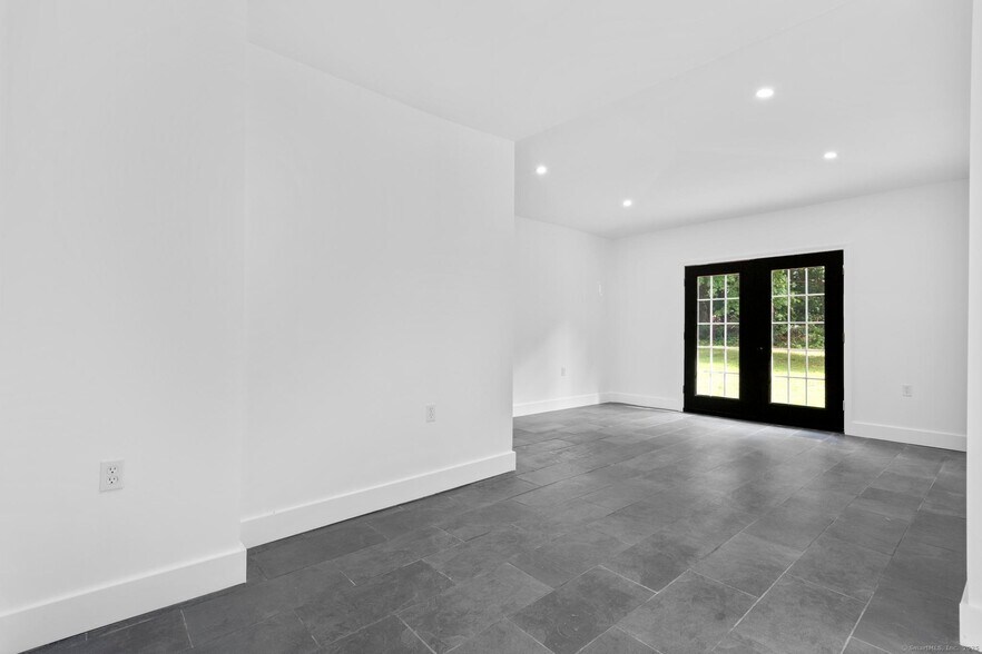 More Photos Of 286 Marlborough St, Portland Storefront Retail Residential For Sale