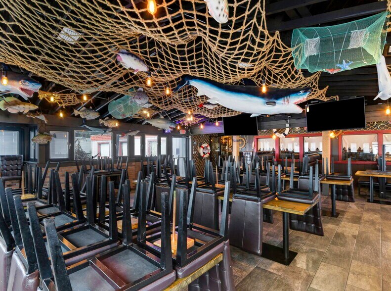 More Photos Of 2901 Tyrone Blvd, Saint Petersburg Restaurant For Sale