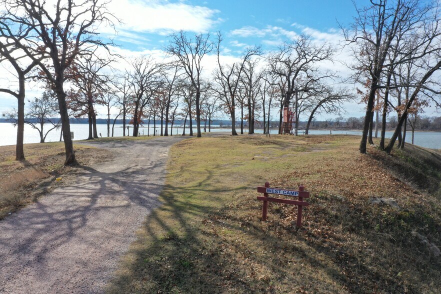 More Photos Of 13947 Reel Ln, Madill Marina For Sale