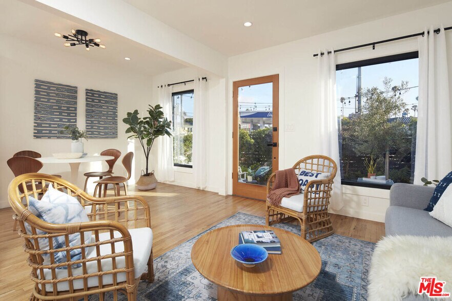 More Photos Of 2818 Abbot Kinney Blvd, Venice Apartments For Sale