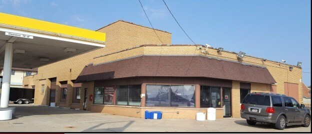 Primary Photo Of 1043 Ivory St, Seymour Township Auto Repair For Sale
