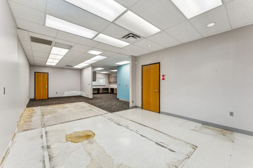 More Photos Of 1090 9th Ave SW, Bessemer Medical For Sale