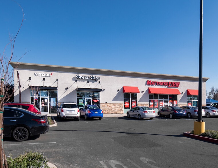 More Photos Of 375 Oro Dam Blvd E, Oroville Freestanding For Sale