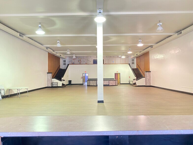 More Photos Of 117 S Main St, Red Springs Storefront For Sale