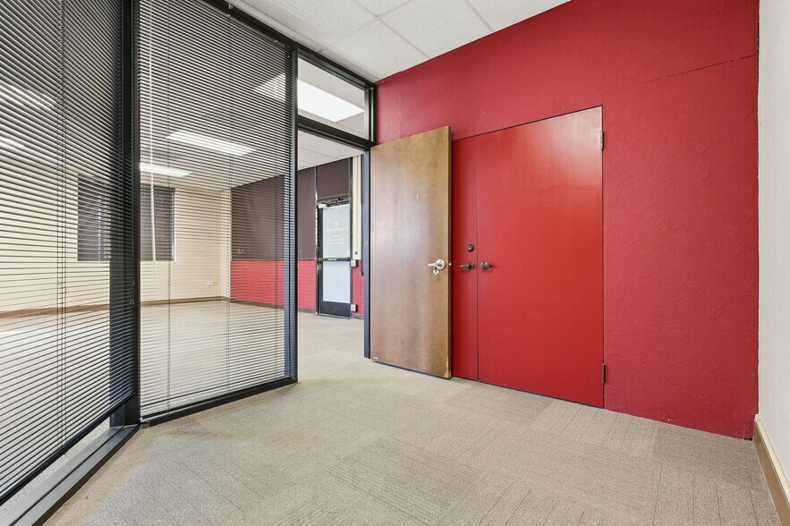 More Photos Of 699 Portola Dr, San Francisco General Retail For Lease