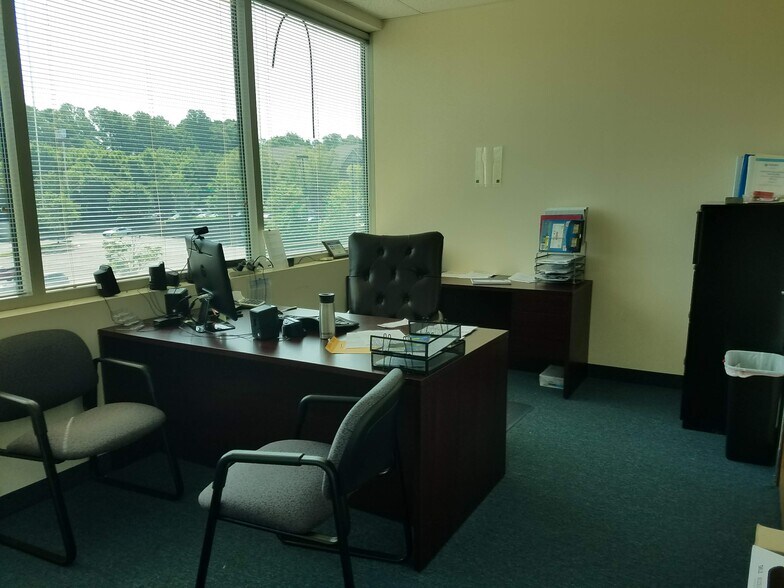 More Photos Of 8860 Columbia 100 Pkwy, Columbia Medical For Sale