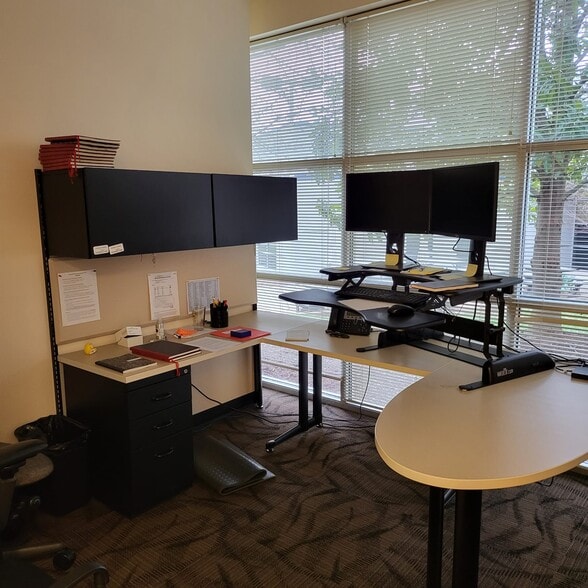 More Photos Of 3500 Gateway Centre Blvd, Morrisville Light Distribution For Lease