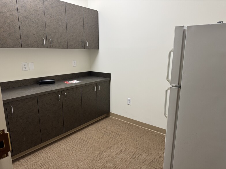 More Photos Of 19520 W Catawba Ave, Cornelius Office Residential For Lease