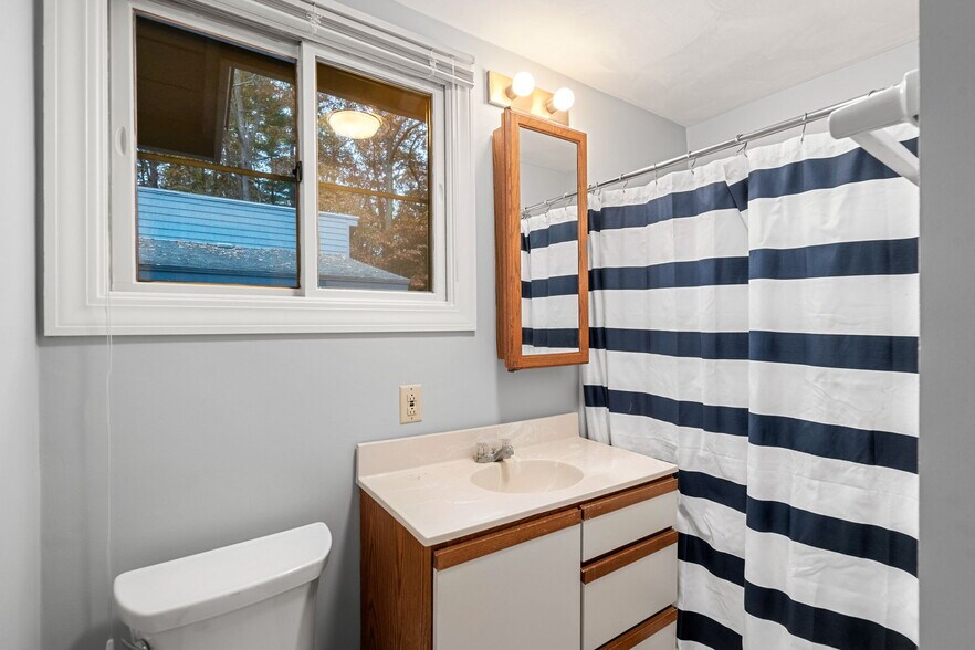 More Photos Of 398 Essex St, Beverly Loft Creative Space For Lease