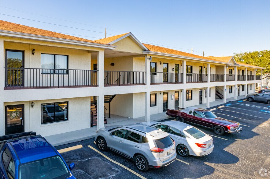 More Photos Of 15511 N Florida Ave, Tampa Medical For Lease