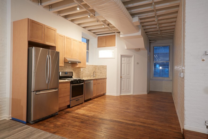 More Photos Of 447 W 36th St, New York Loft Creative Space For Sale