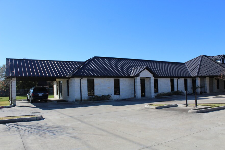 More Photos Of 2307 W Baker Rd, Baytown Medical For Lease