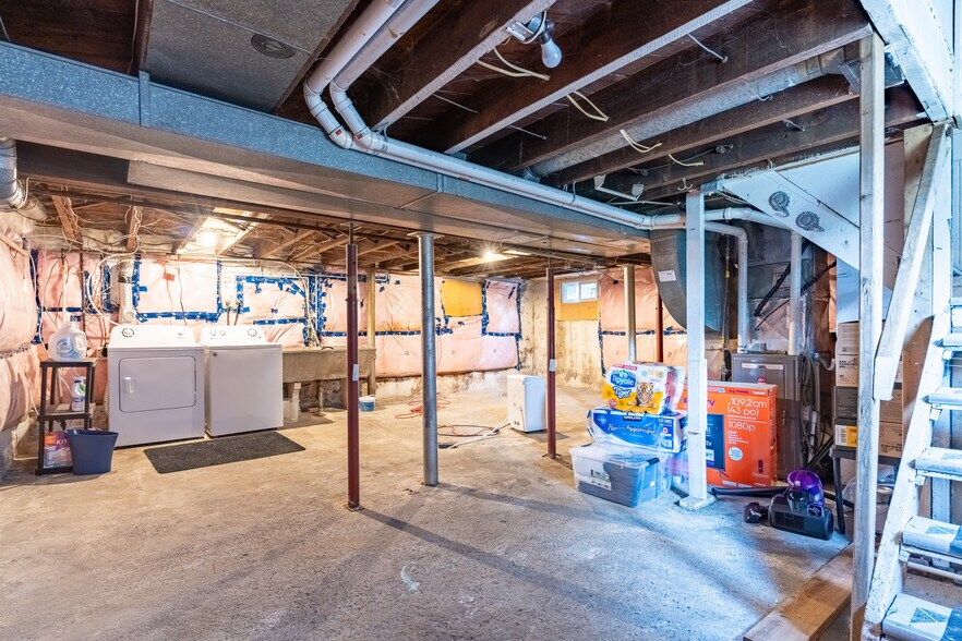 More Photos Of 738 Brock St, Windsor Multifamily For Sale