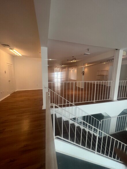 More Photos Of 49 N Federal Hwy, Dania Storefront Retail Office For Lease
