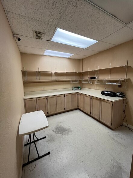 More Photos Of 102 W Calton Rd, Laredo Office Residential For Sale