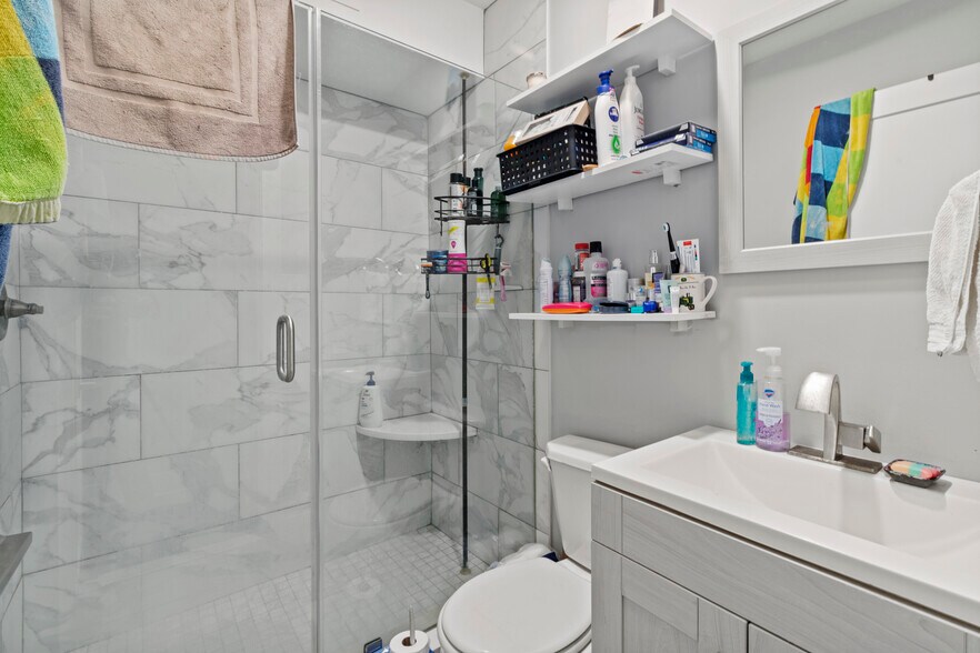 More Photos Of 700 S 5th St, Philadelphia Apartments For Sale