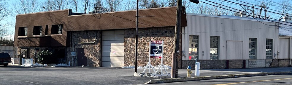 More Photos Of 850 State St, Lemoyne Warehouse For Lease