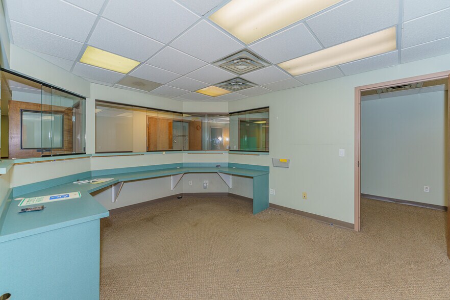 More Photos Of 961-963 State Route 146, Clifton Park Medical For Lease