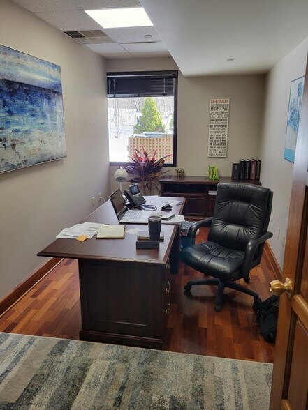 More Photos Of 984 Southford Rd, Middlebury Office For Lease
