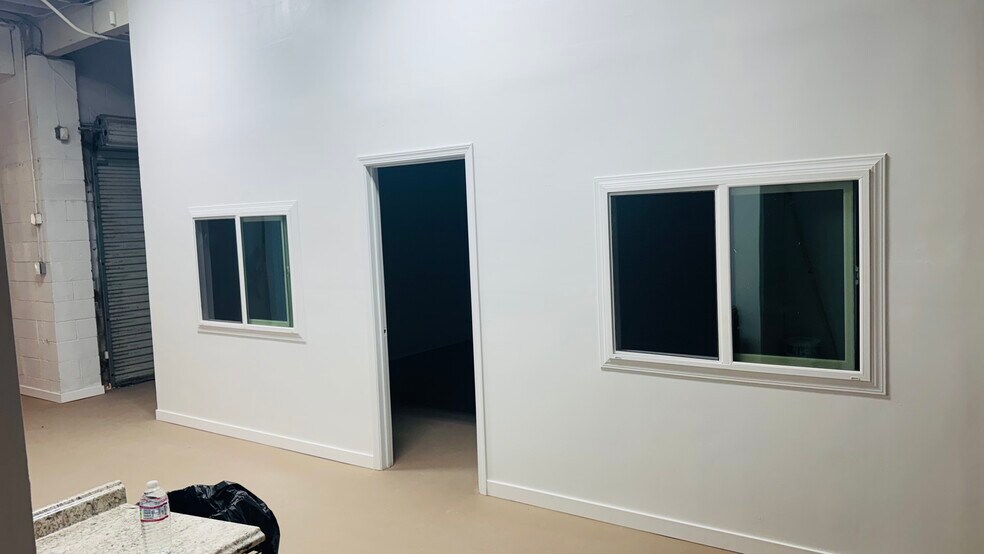 More Photos Of 410 Vista Village Dr, Vista Freestanding For Lease