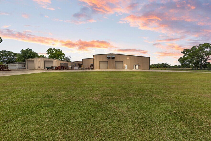 More Photos Of 8706 Dudley Rd, Abbeville Manufacturing For Sale