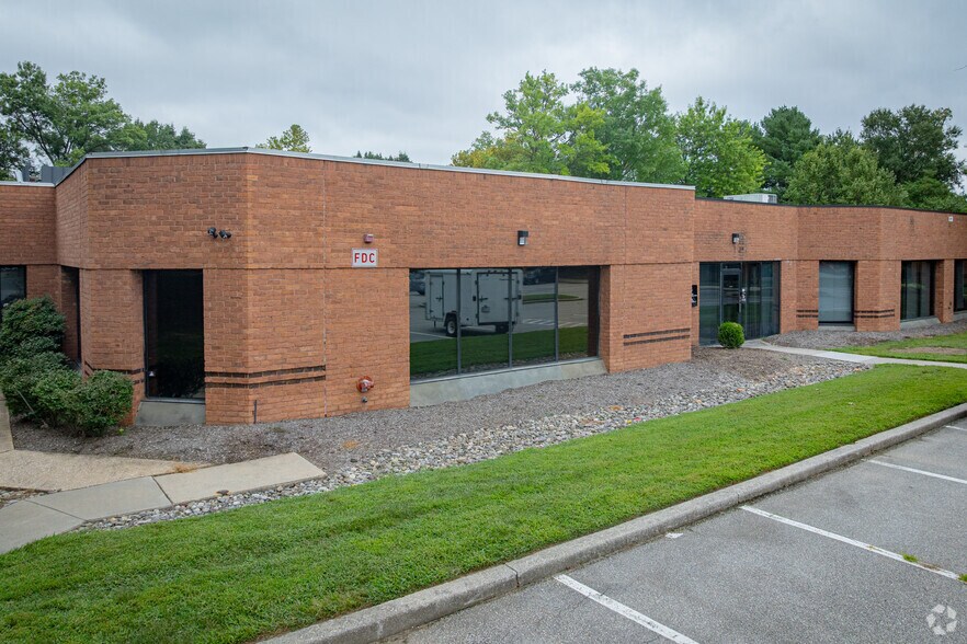 More Photos Of 10245-10255 Old Columbia Rd, Columbia Office For Sale