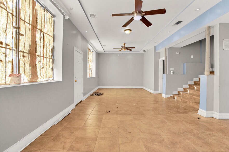 More Photos Of 6743-6753 S Western Ave, Chicago Auto Dealership For Lease