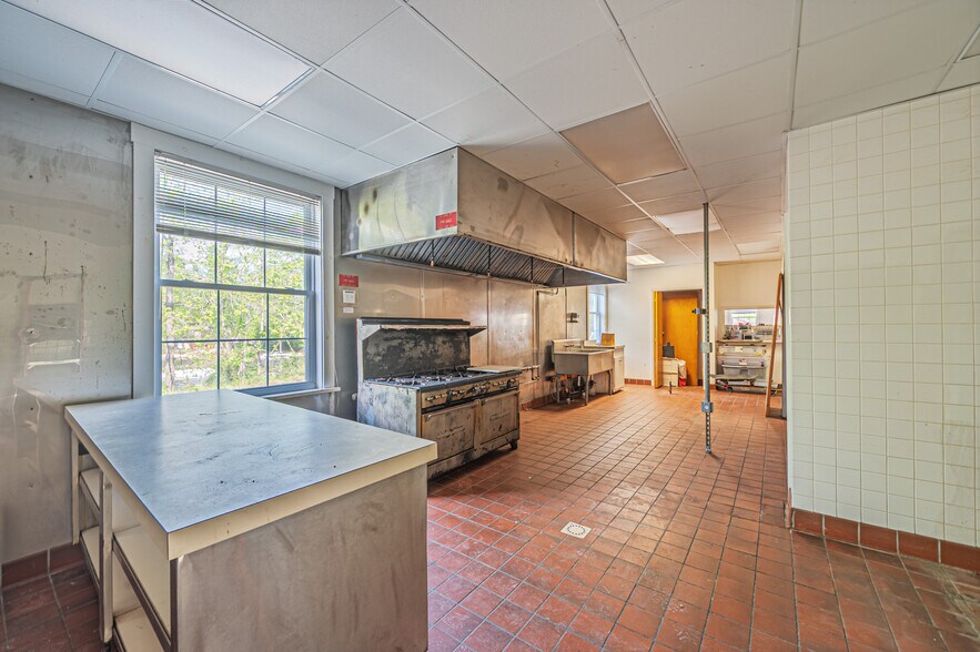More Photos Of 82 Mill St, Mays Landing Restaurant For Sale