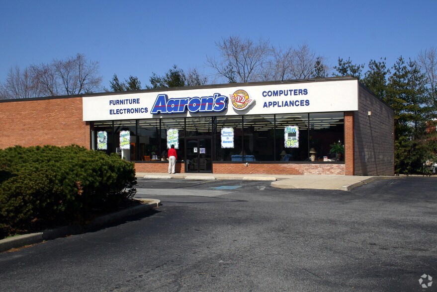 More Photos Of 326 N Chester Pike, Glenolden Storefront For Sale