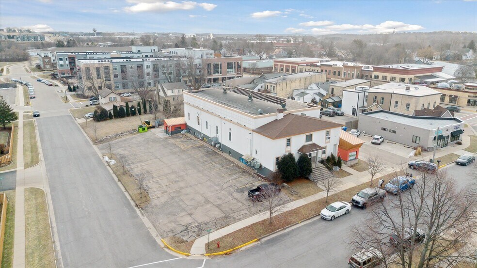 More Photos Of 107 Baker St, Waunakee Storefront Retail Office For Lease