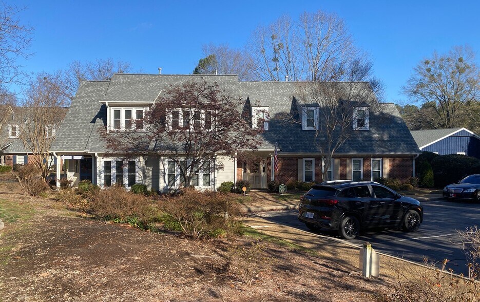 More Photos Of 5106 Bur Oak Cir, Raleigh Office For Lease