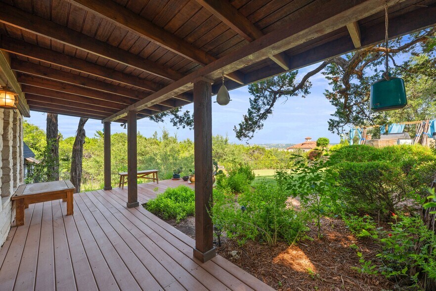 More Photos Of 3911 Lago Vista Dr, Austin Apartments For Sale