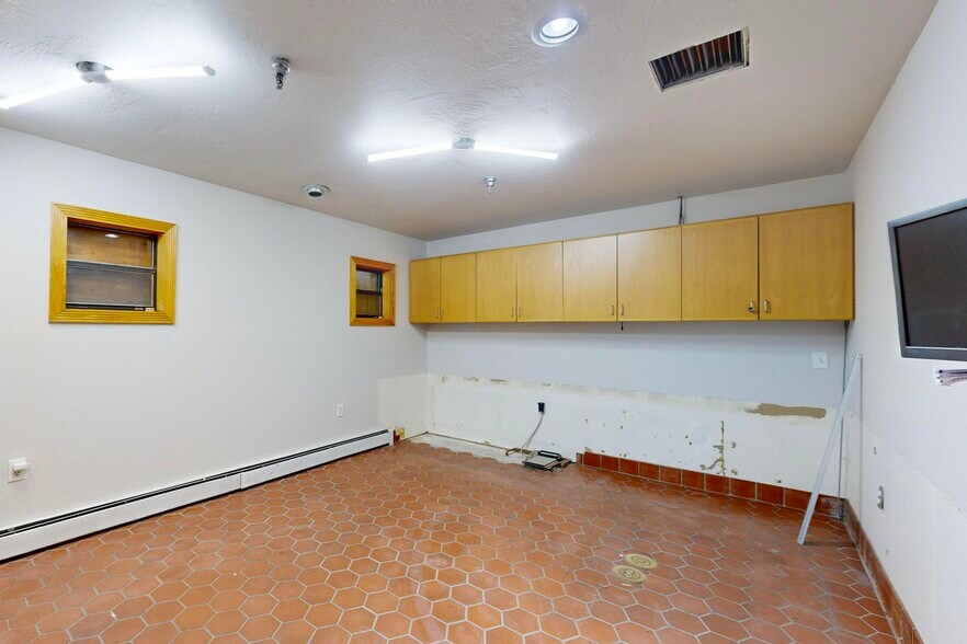 More Photos Of 1920 Columbia Dr SE, Albuquerque Warehouse For Lease