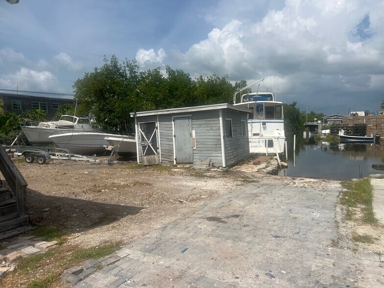 More Photos Of 24931 Overseas Hwy, Summerland Key Restaurant For Lease