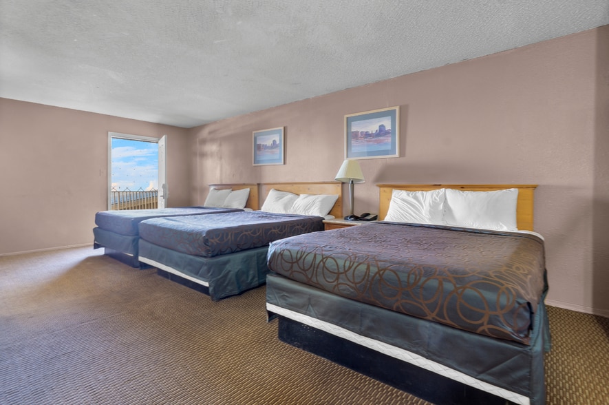 More Photos Of 2224 N White Sands Blvd, Alamogordo Hotel For Sale