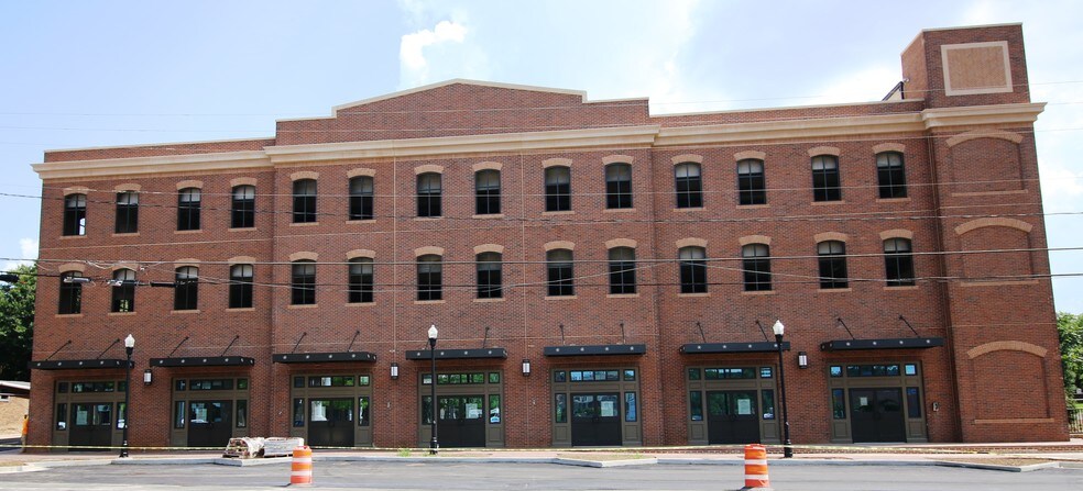 More Photos Of 92 Milton Ave, Alpharetta General Retail For Sale