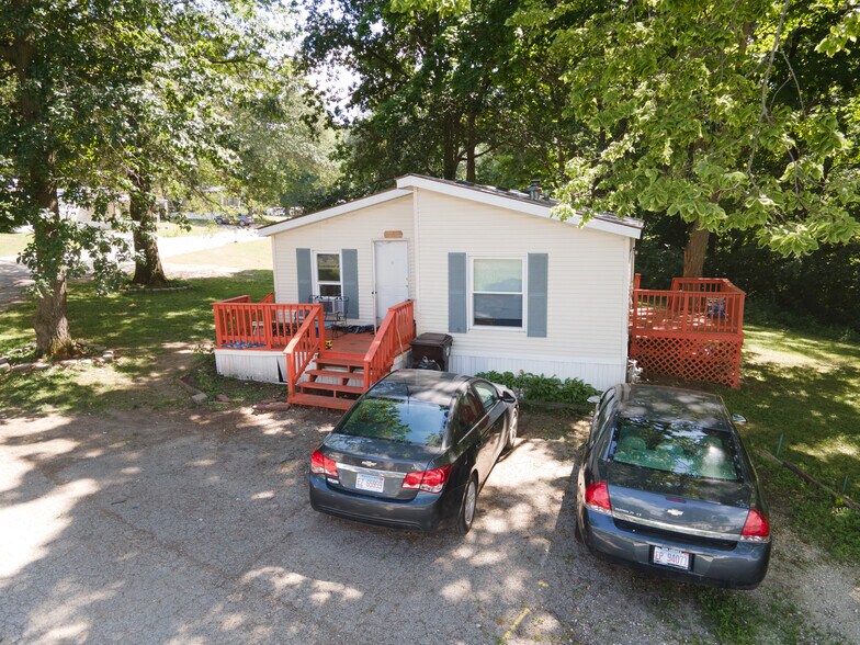 Primary Photo Of 1100 W Locust St, Canton Manufactured Housing Mobile Home Park For Sale